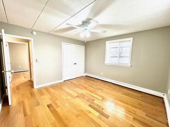 Building Photo - 4 Hawes St