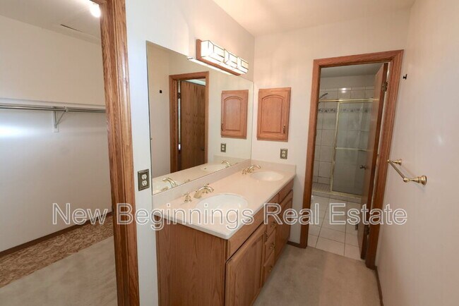 Building Photo - 2125 Sather Dr