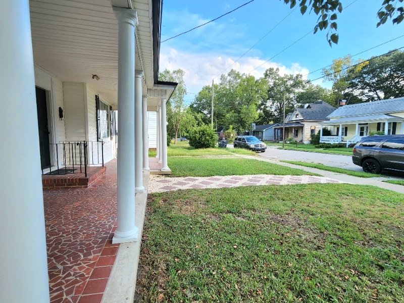 Building Photo - 523 Avent St