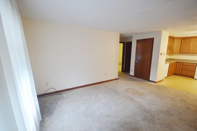 Building Photo - Holden: 2 Bed 1 Bath, Heat & Hot Water Inc...