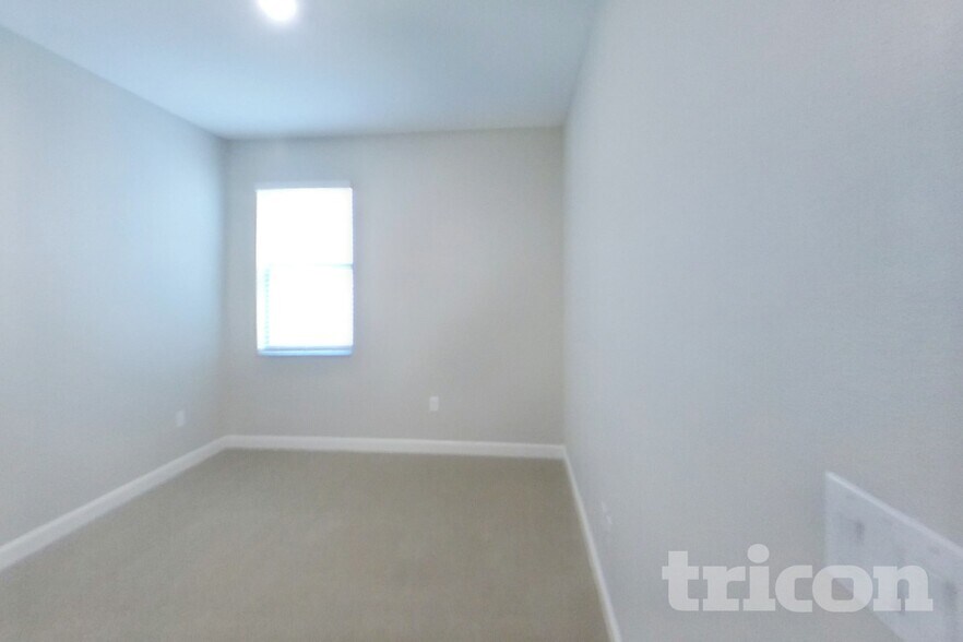 Building Photo - 9735 Ivory Dr