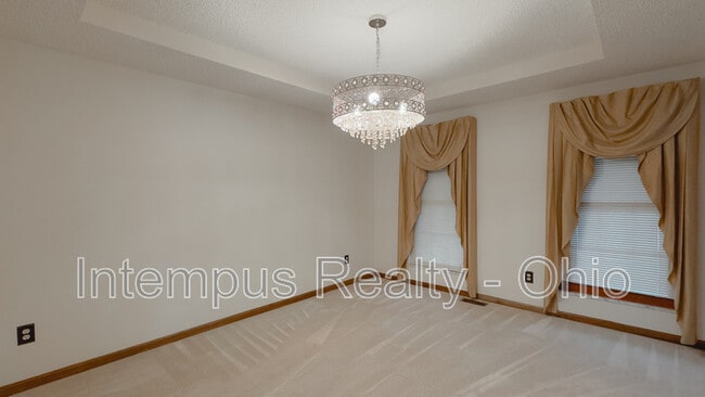 Building Photo - 370 Glenside Ln