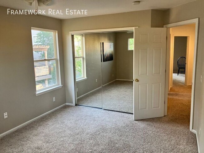 Building Photo - 13371 Pearl Cir