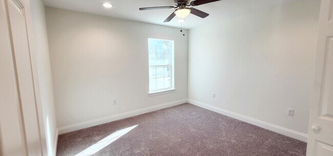 Bedroom 2 - 14820 Blackwater Rd
