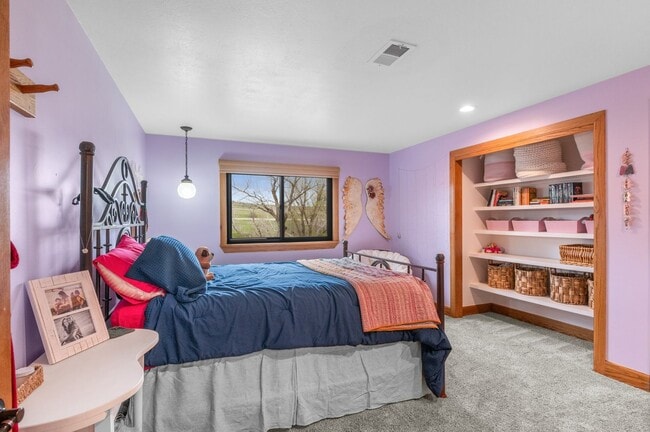 Building Photo - Sedalia Oasis on 8+ Acres
