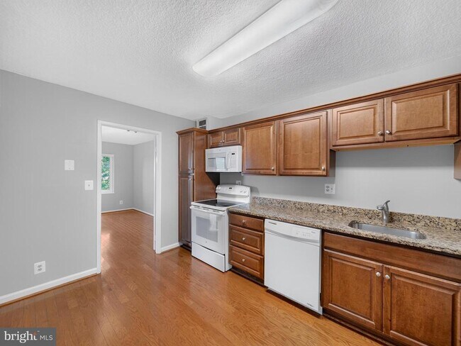 Building Photo - 8350 Greensboro Dr