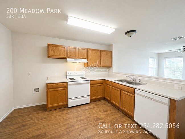 Building Photo - 200 Meadow Park Dr