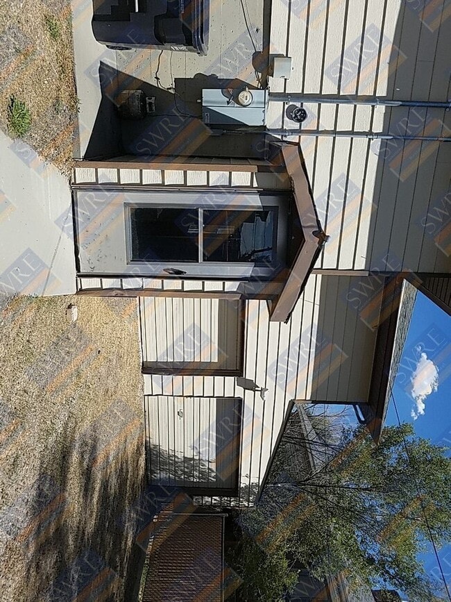 Building Photo - 320 I St