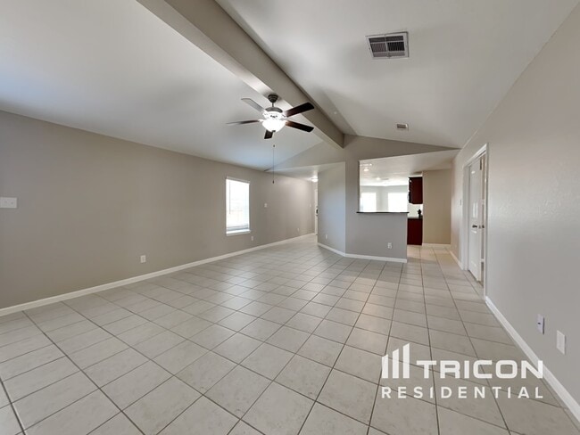 Building Photo - 717 Totem Trail Dr
