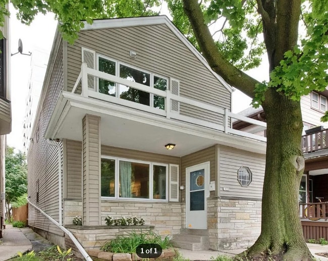 Primary Photo - 1820 N Oakland Ave