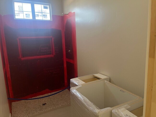 Building Photo - Gorgeous 6 bedroom with pool