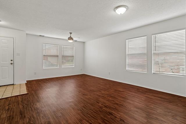 Building Photo - 2217 Bradford Pear Dr