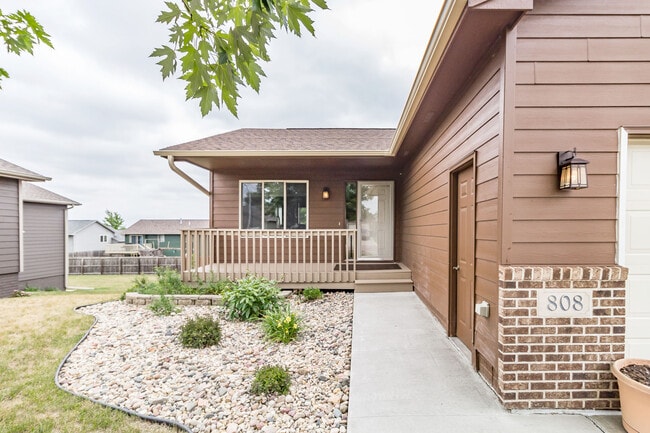 Building Photo - 808 S Whitewood Ave