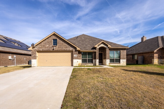Primary Photo - 1210 Woodside Ln
