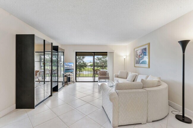 Building Photo - 7260 Kinghurst Dr