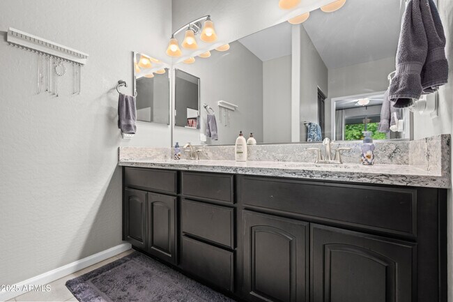 Building Photo - 3117 S Signal Butte Rd