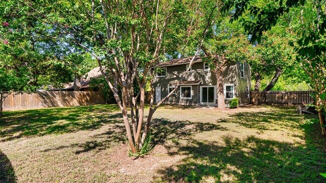 Building Photo - 7002 Crystalbrook Dr