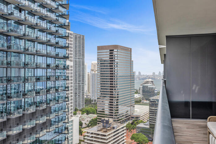 Building Photo - 801 S Miami Ave