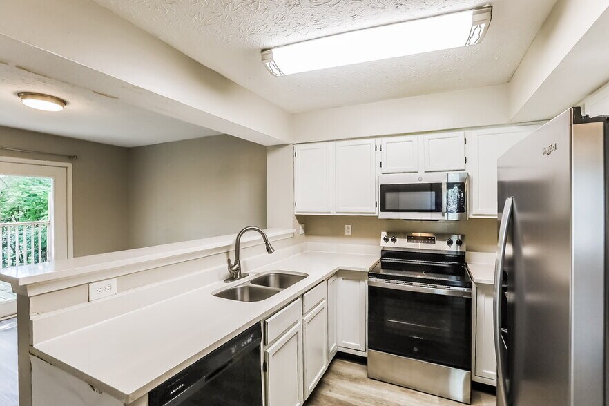 Building Photo - 5223 Pin Oak Dr