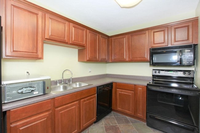 Kitchen - Woodside Village