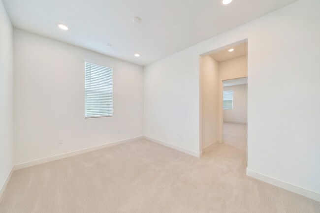 Building Photo - 142 Juniper Dr