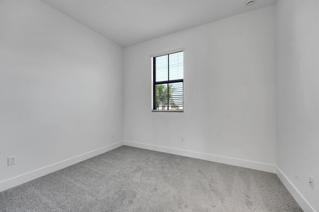 Building Photo - 13908 Vivant Dr