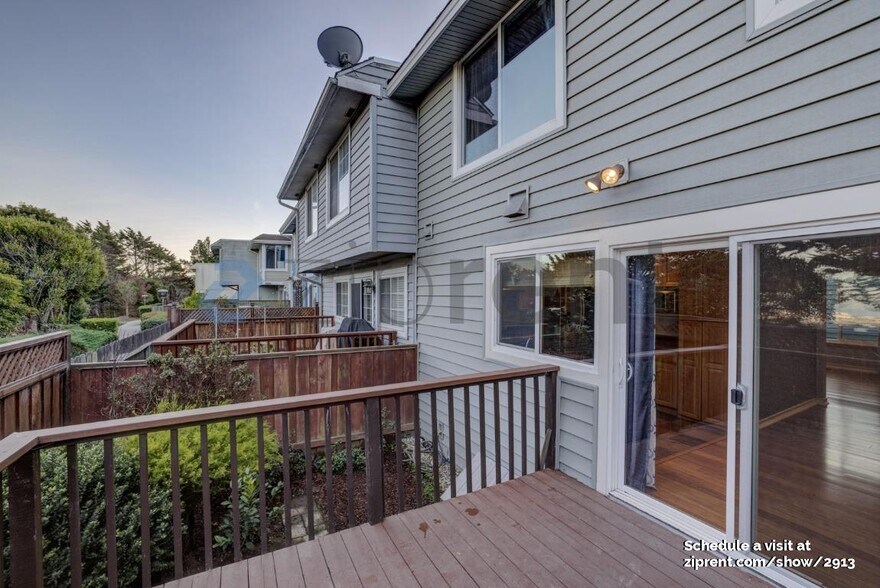 Building Photo - 3648 Gilbert Ct