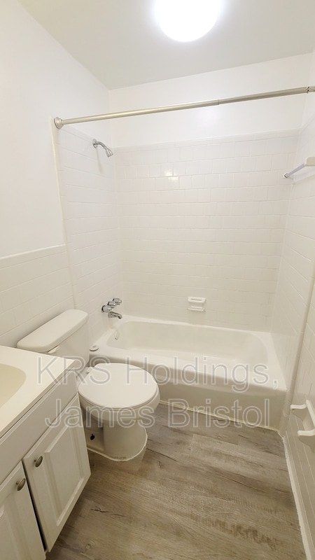 Building Photo - 2659 Wayside Dr