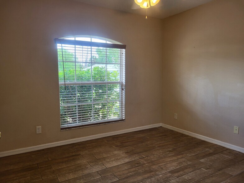 Building Photo - 1883 Yankee Ter