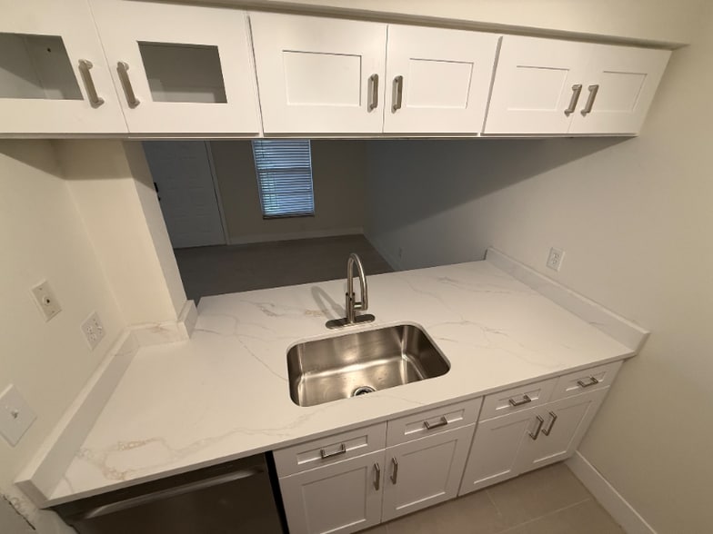 Building Photo - 3455 Countryside Blvd