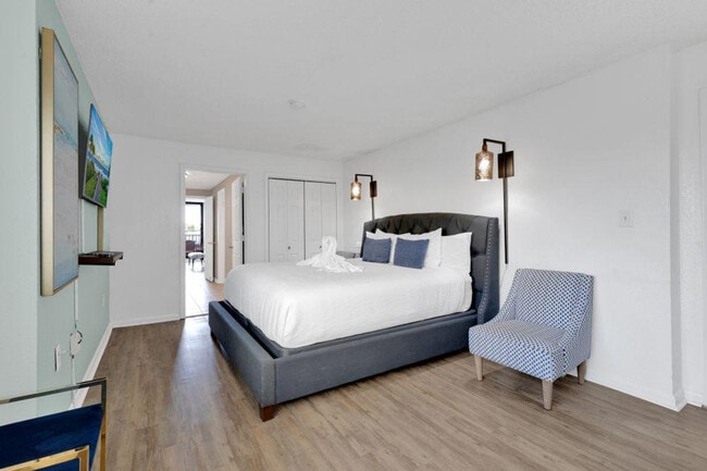 Building Photo - 2406 N Ocean Blvd