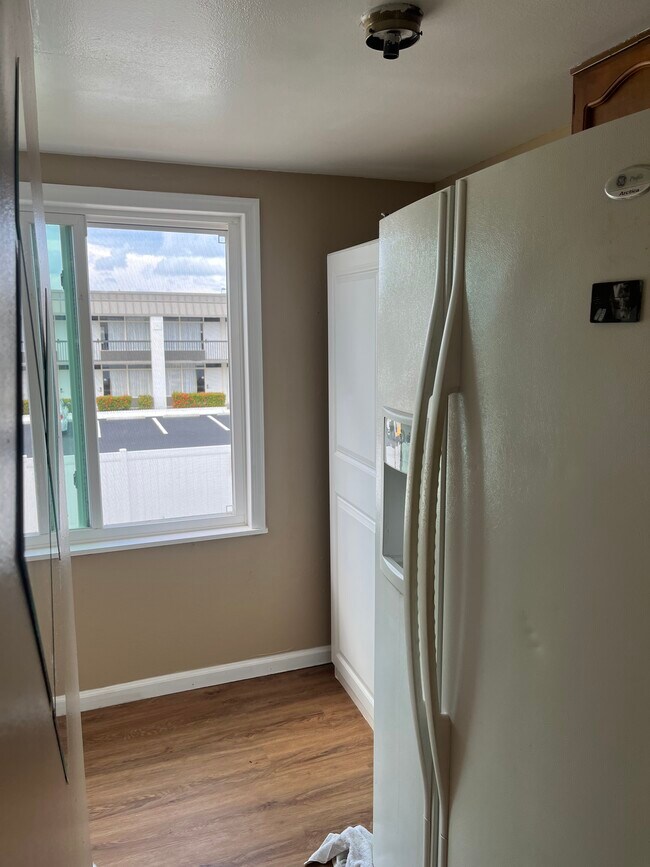 Building Photo - 4973 Riveredge Dr