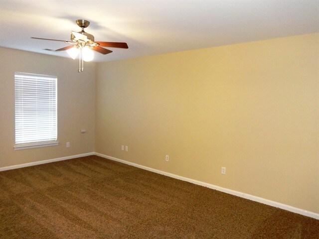 Building Photo - 506 Evening Shade Dr