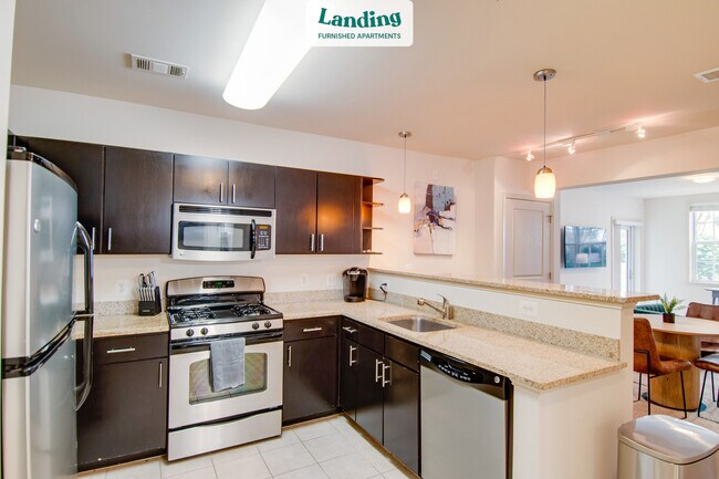 Building Photo - 925 N Garfield St