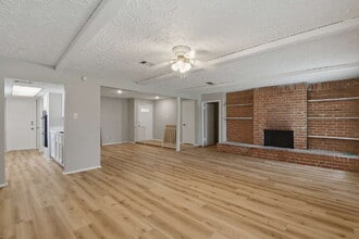 Building Photo - 6015 Knotty Post Ln