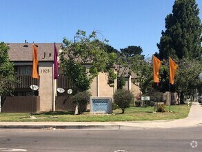 Building Photo - Oakwood Village Apartments