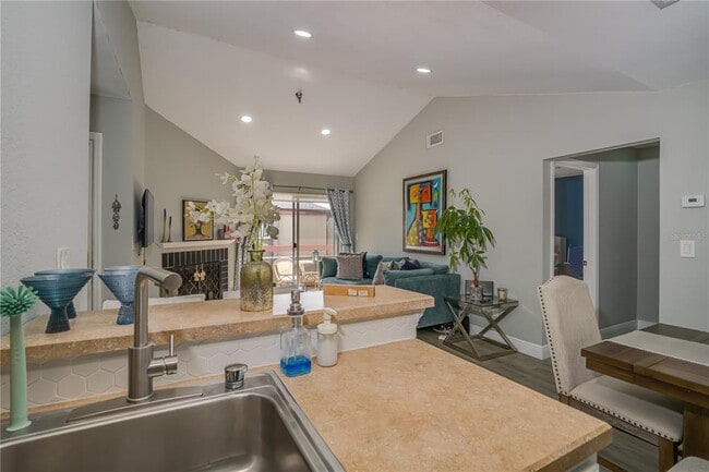 Building Photo - 10263 Gandy Blvd N