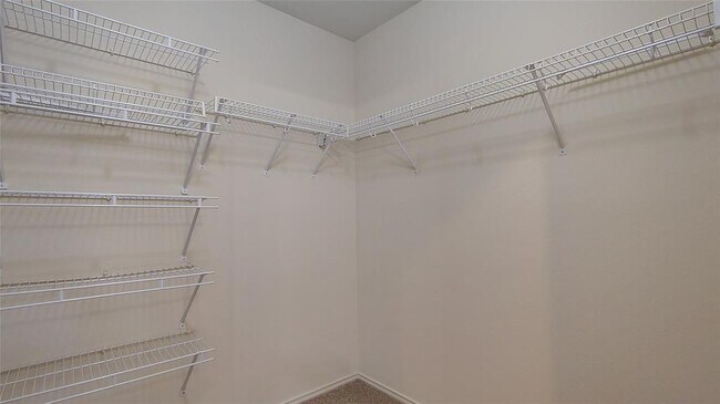 Building Photo - 2208 Ada Ln