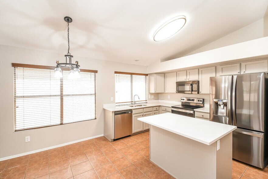 Building Photo - 1266 E Sierra Madre Ave