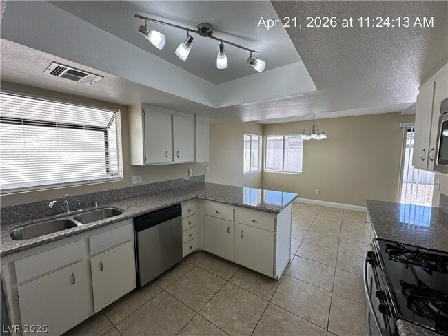 Building Photo - 329 Chastine St