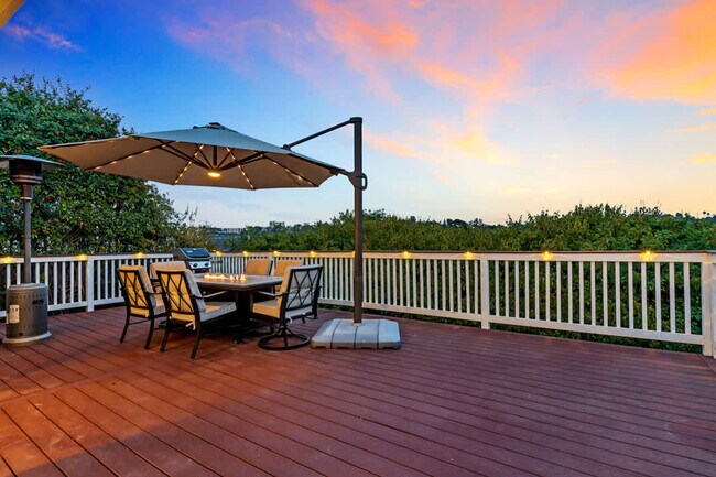 Building Photo - 4853 Twain Ave