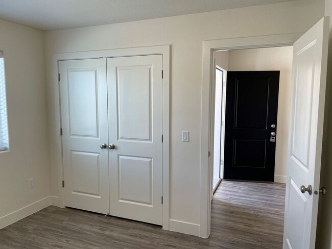 Building Photo - 3 bedroom- 2 bath Newer Construction