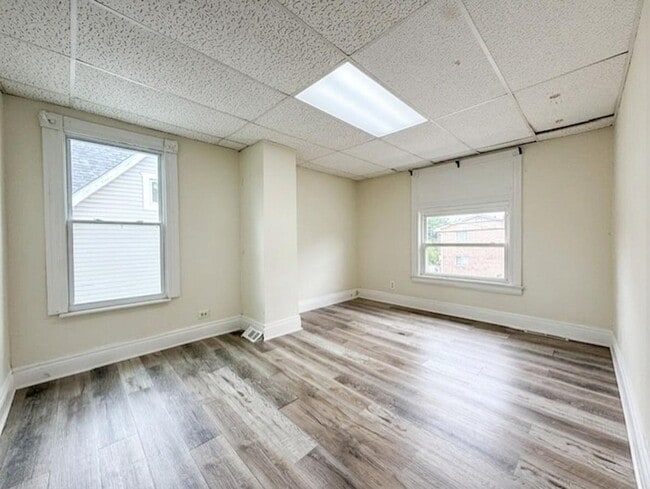 Building Photo - 514 6th St