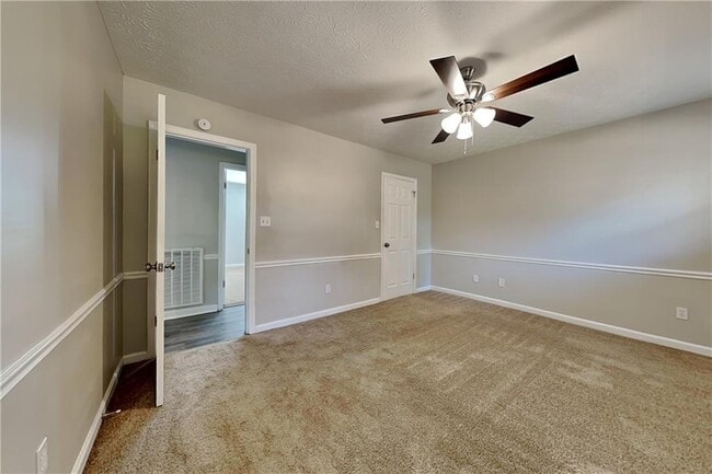 Building Photo - 7116 Stonecreek Dr