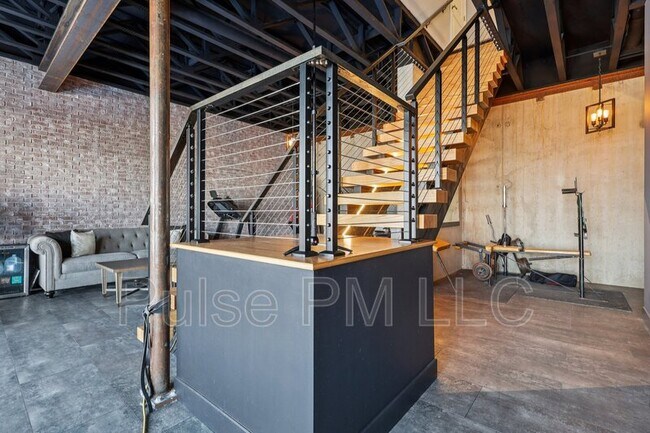 Building Photo - 1226 Grays Peak