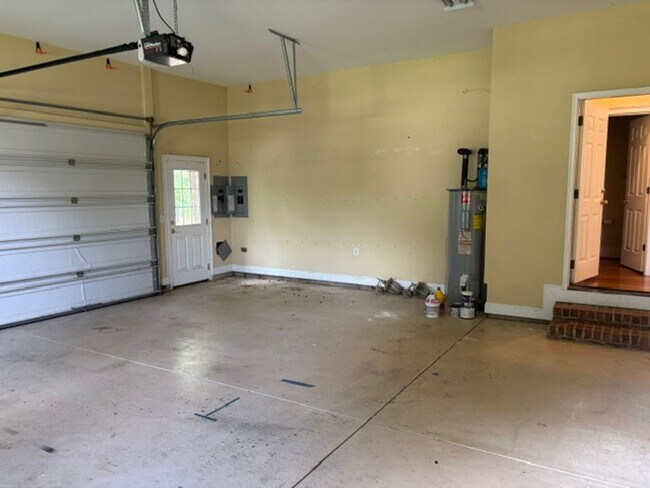 Building Photo - 43 Crooked Creek Ln