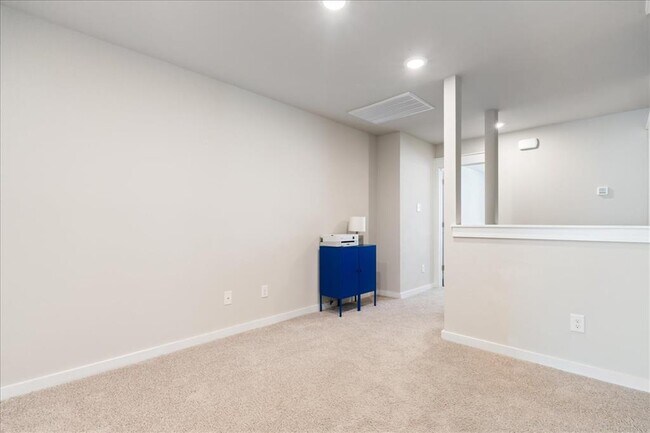 Building Photo - 17103 Crane Fly Dr