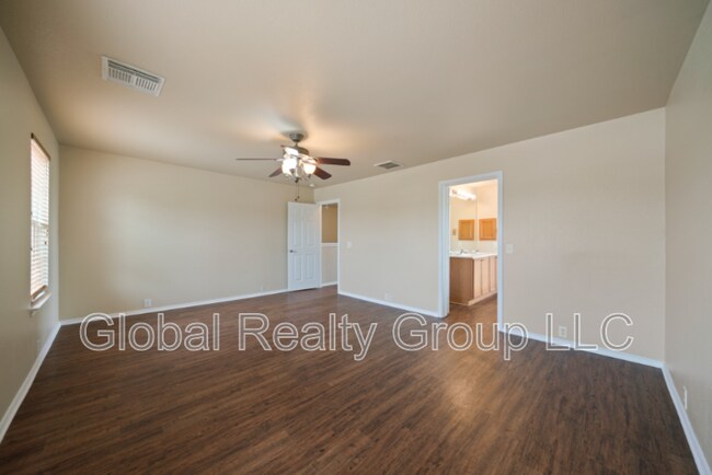 Building Photo - 5804 Black Diamond