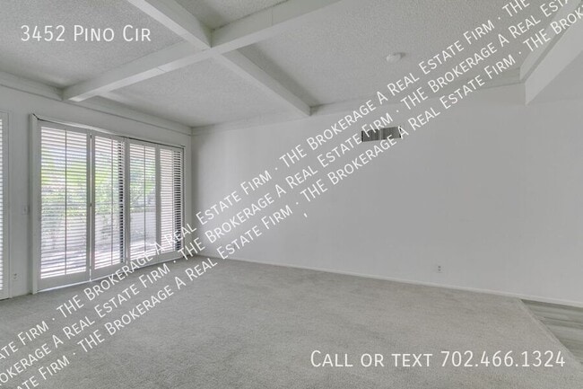 Building Photo - 3452 Pino Cir