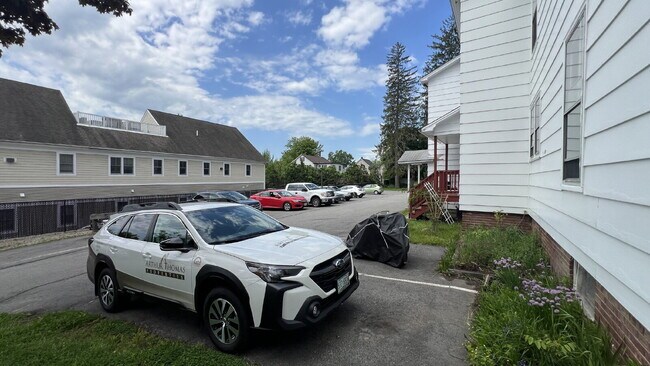 Building Photo - 706 Central Ave